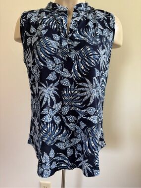 Amiana V-Neck Navy & White Tropical Print Sleeveless Blouse Size Medium